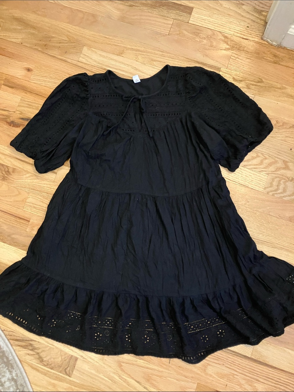Old Navy Black Eyelet Tiered Puff Sleeve Dress